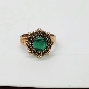 Vintage-Inspired Green Stone Gold Ring